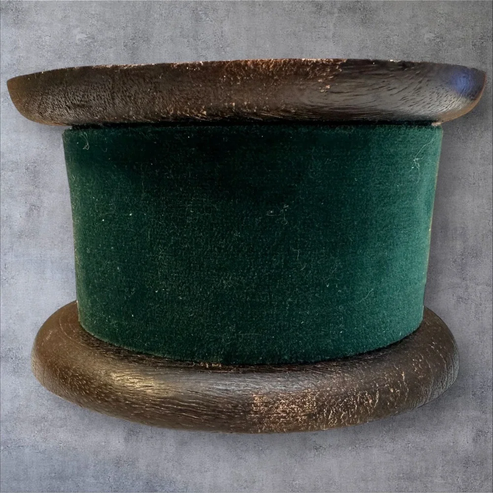 Martha Stewart GREEN VELVET 2‎ Inch Ribbon 10 Yards WOODEN Spool - read